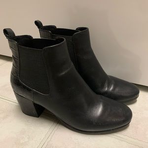 GEOX Womens Ankle Leather Boots in Black (Size 7)